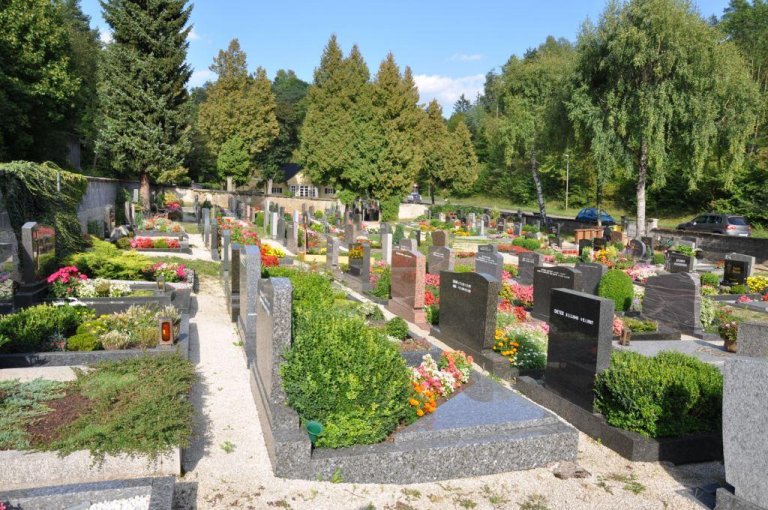 Grossansicht in neuem Fenster: Friedhof der Stadt Velden - städtischer Teil